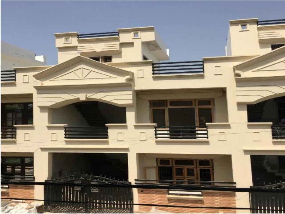 2 bedrooms House in Lucknow, India No. 2222
