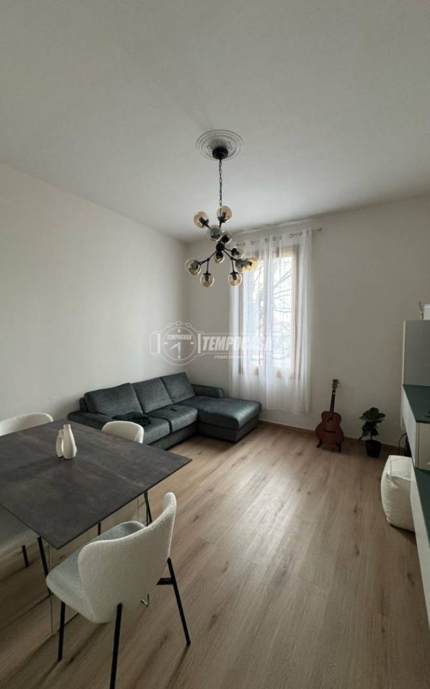 2 bedrooms Apartment in Modena, Italy No. 118798