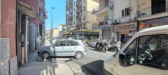 2-Zimmer Gewerbliche Immobilie in Naples, Italy, Nr. 74236 7