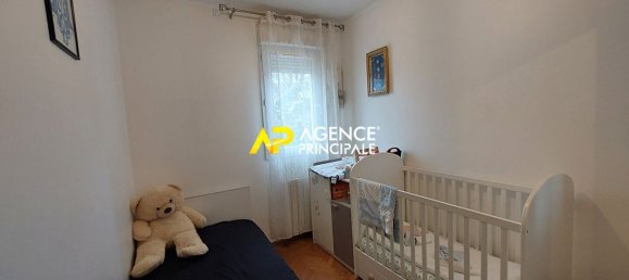 Casa de 3 dormitorios en Bezons, France No. 182061 7