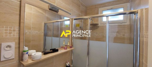 Casa de 3 dormitorios en Bezons, France No. 182061 21