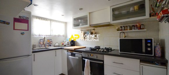 Casa de 3 dormitorios en Bezons, France No. 182061 5