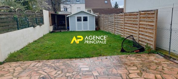 Casa de 3 dormitorios en Bezons, France No. 182061 2