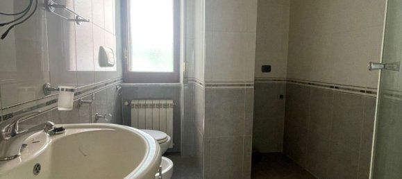 4 bedrooms Apartment in Salerno, Italy No. 360001 8