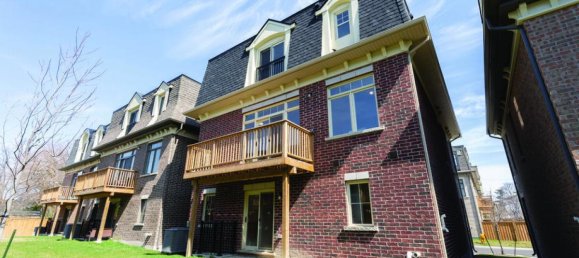 4 bedrooms House in Mississauga, Canada No. 878 4