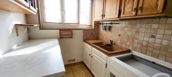 2 bedrooms Apartment in Massy, France No. 171575 2