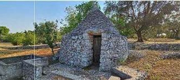 5 bedrooms House in Putignano, Italy No. 381734 2