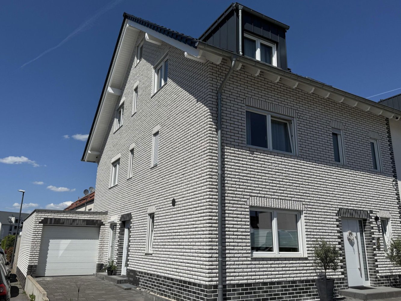 Adosado de 9 habitaciónes en Cologne, Germany No. 292654