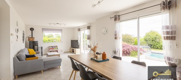 Дом с 5 спальнями в Кот-д'Армор, Франция № 278599 3