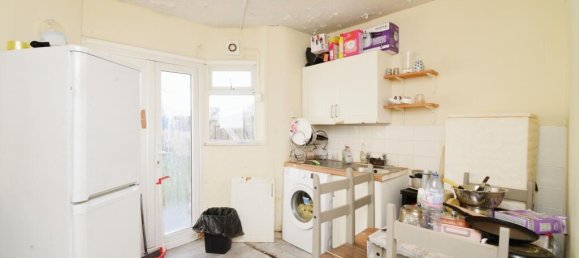 1 bedroom Maisonette in Ilford, United Kingdom No. 10936 3