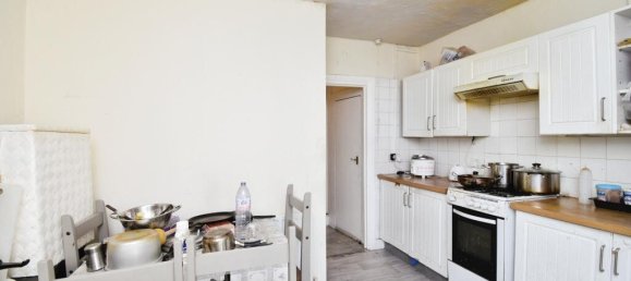 1 bedroom Maisonette in Ilford, United Kingdom No. 10936 4