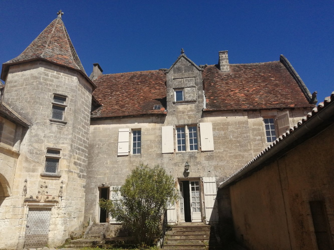 5 bedrooms House in Dordogne, France No. 306736