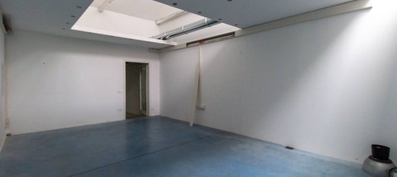886m² Commercial property in Pordenone, Italy No. 316342 24
