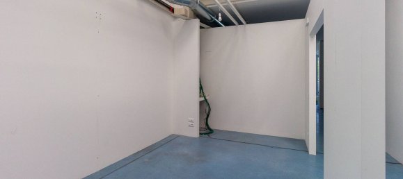 886m² Commercial property in Pordenone, Italy No. 316342 22