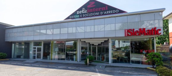 886m² Commercial property in Pordenone, Italy No. 316342 31