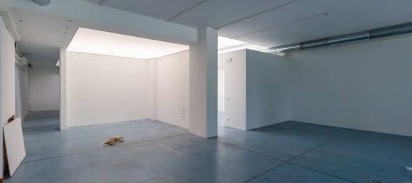 886m² Commercial property in Pordenone, Italy No. 316342 19