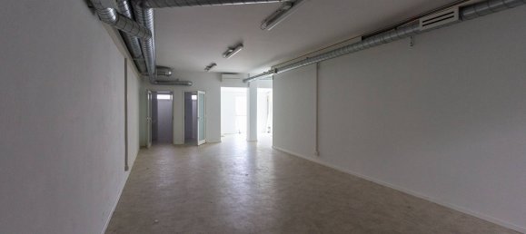 886m² Commercial property in Pordenone, Italy No. 316342 26