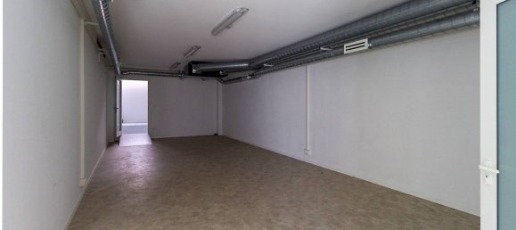 886m² Commercial property in Pordenone, Italy No. 316342 28