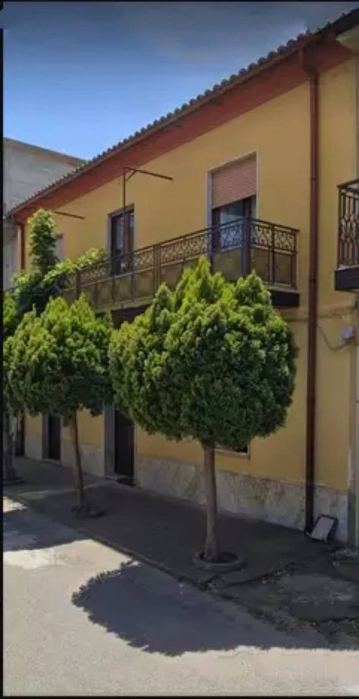 11 rooms House in Mileto, Italy No. 175826