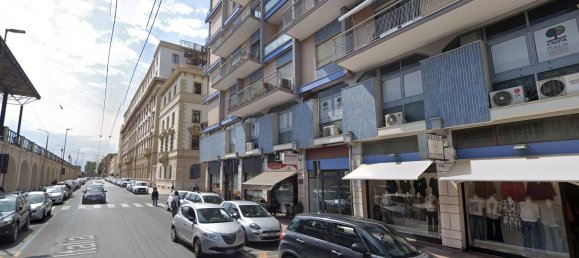 2 Schlafzimmer Wohnung in Bari, Italy, Nr. 335697 3