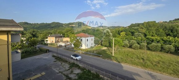 3-salle Appartement à Fara Filiorum Petri, Italy No. 264770 14