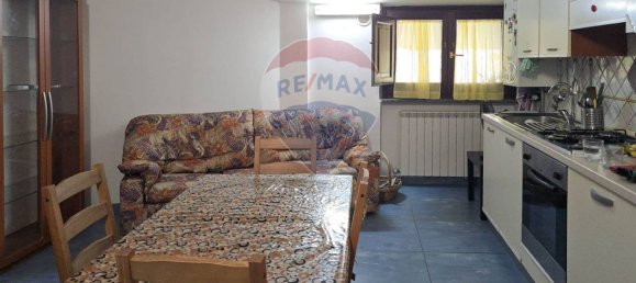 3-salle Appartement à Fara Filiorum Petri, Italy No. 264770 3