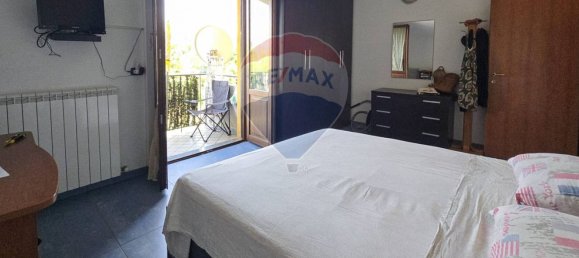 3-salle Appartement à Fara Filiorum Petri, Italy No. 264770 11