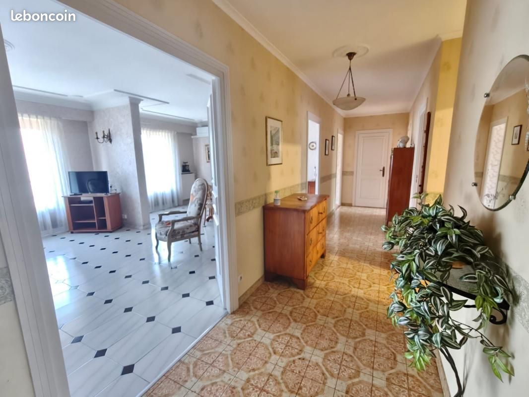 3 Schlafzimmer Wohnung in Echirolles, France, Nr. 287022