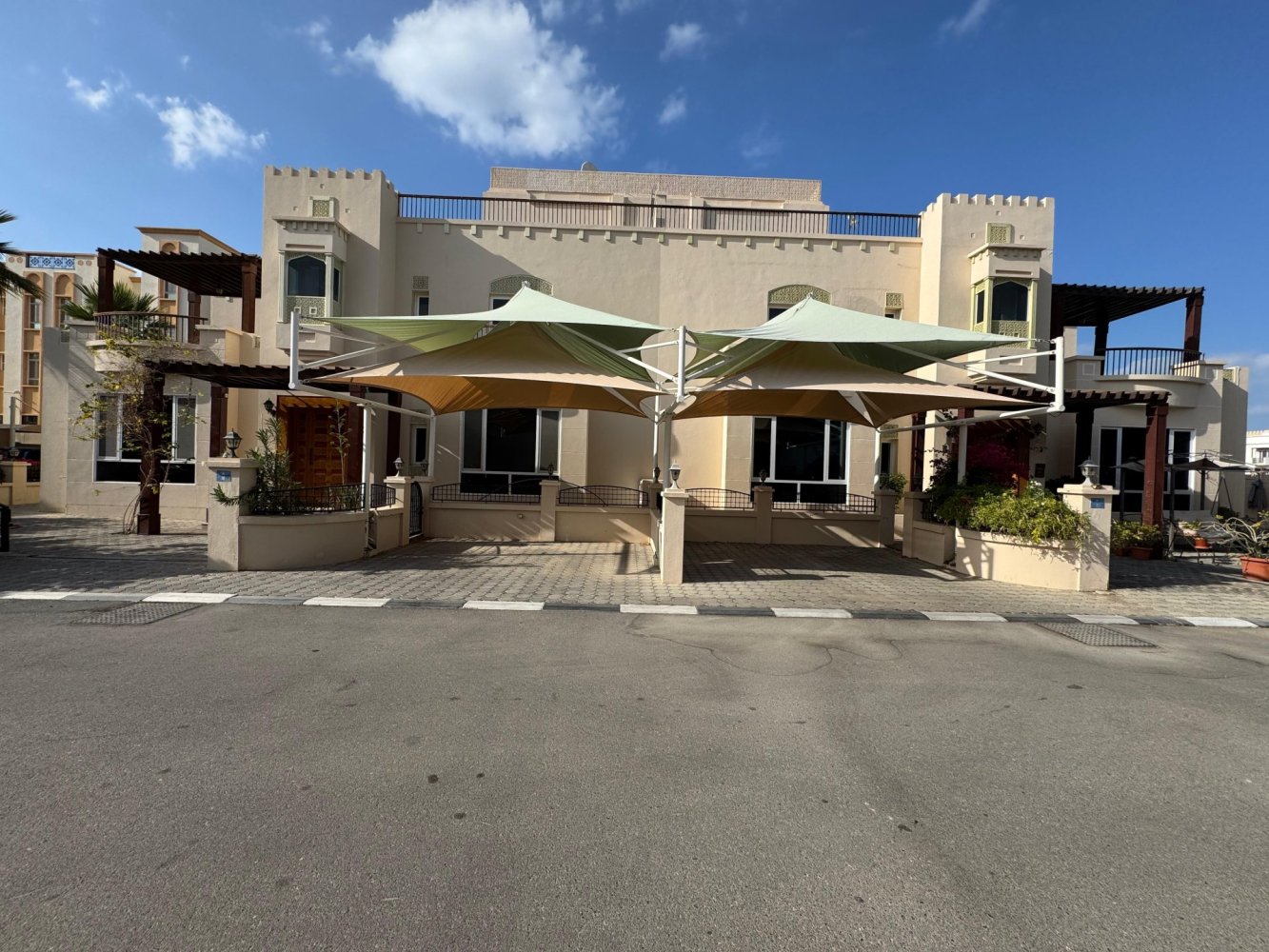 7 bedrooms Villa in Madinat as'Sultan Qaboos, Oman No. 1076