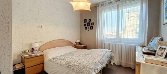 Casa de 5 dormitorios en Reims, France No. 49492 11