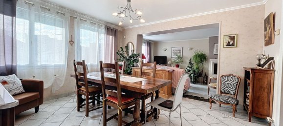 Casa de 5 dormitorios en Reims, France No. 49492 2