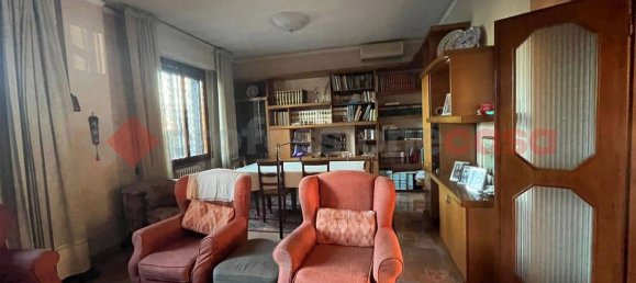 7 rooms Apartment in Florence, Italy No. 203098 3