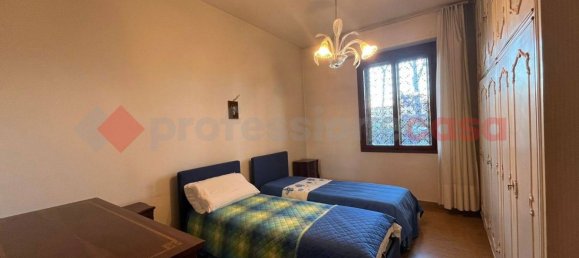 7 rooms Apartment in Florence, Italy No. 203098 14