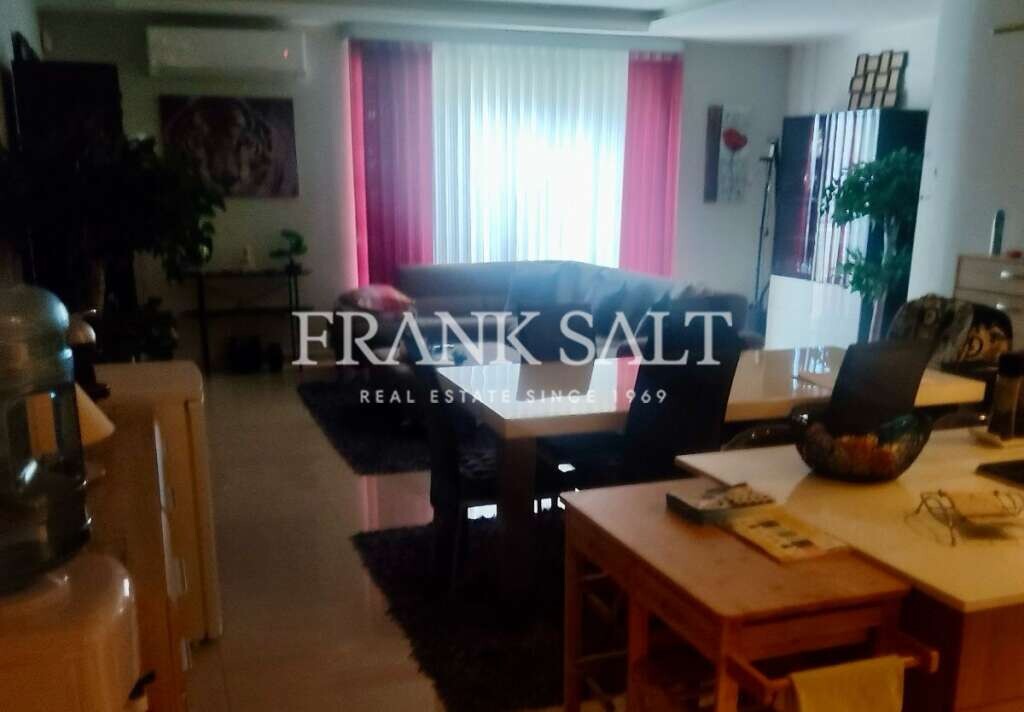 3 bedrooms Apartment in Attard, Malta No. 11578