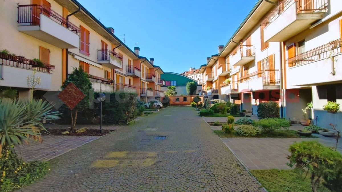 4-salle Villa à Locate di Triulzi, Italy No. 24815