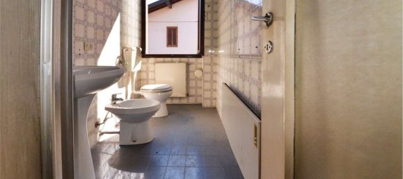 بناية في Cassina Rizzardi, Italy 390متر مربع رقم 333727 45