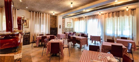 بناية في Cassina Rizzardi, Italy 390متر مربع رقم 333727 10