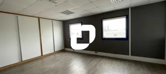 2514m² Commercial property in Morangis, France No. 302450 6