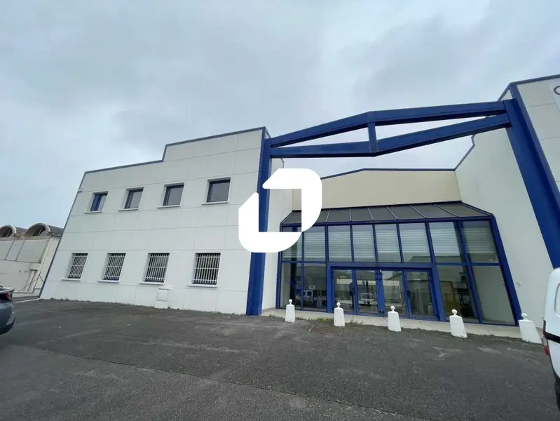2514m² Commercial property in Morangis, France No. 302450
