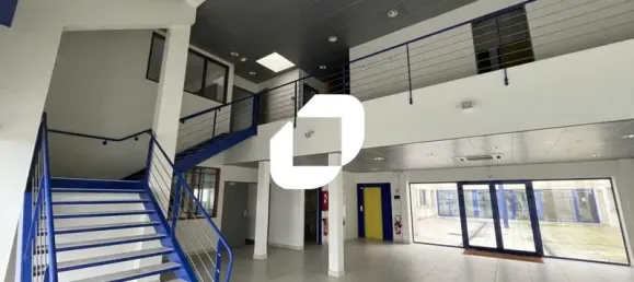 2514m² Commercial property in Morangis, France No. 302450 3