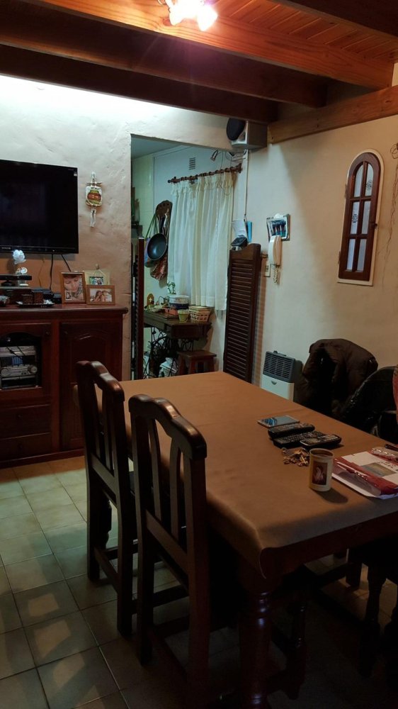 2 bedrooms House in Moron, Argentina No. 101090