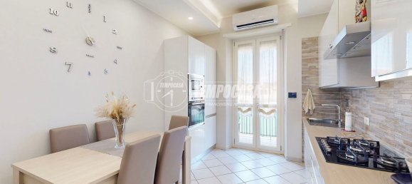 3 rooms Apartment in Turin, Italy No. 271236 4
