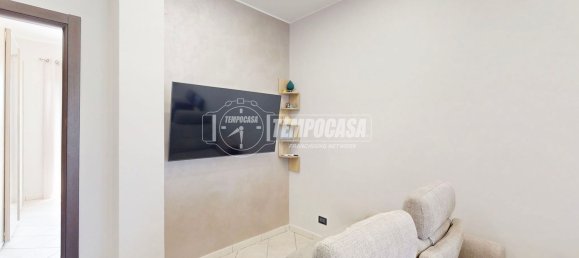 3 rooms Apartment in Turin, Italy No. 271236 5
