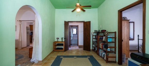 2 bedrooms Villa in Tochni, Cyprus No. 23204 5