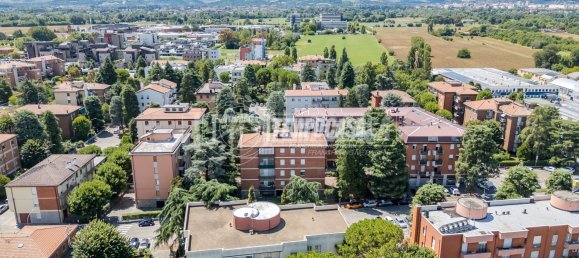 Квартира с 3 комнатами в Кастеназо, Италия № 286553 18