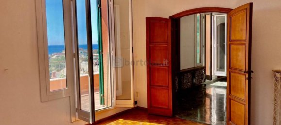 3 bedrooms Penthouse in Genoa, Italy No. 329912 6