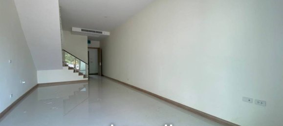 165m² Office in Bang Lamung, Thailand No. 15664 3