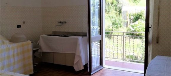 6 rooms House in Carrara, Italy No. 51768 20