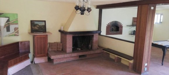6 rooms House in Carrara, Italy No. 51768 24