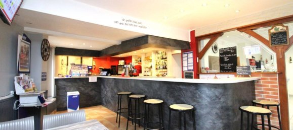 135m² Commercial property in Herbault, France No. 225523 4